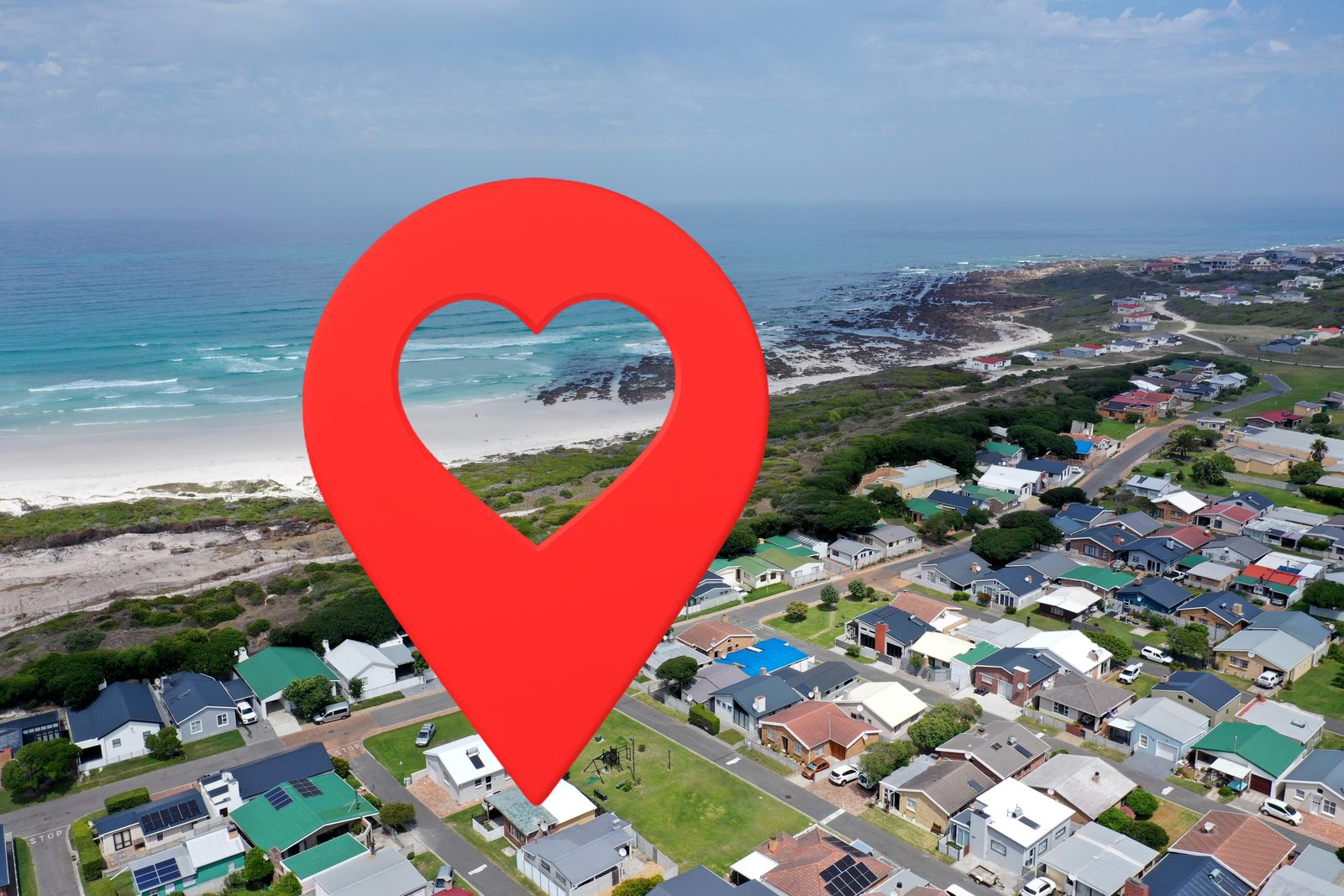The walking route from the cottage to the beach Aerial view tracing the green coastal path from Galjoen Gat cottage down to the dunes and beach